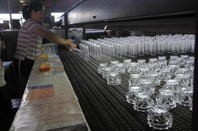 年處置利用10萬(wàn)噸 浦江水晶玻璃邊角廢料實(shí)現(xiàn)循環(huán)發(fā)展